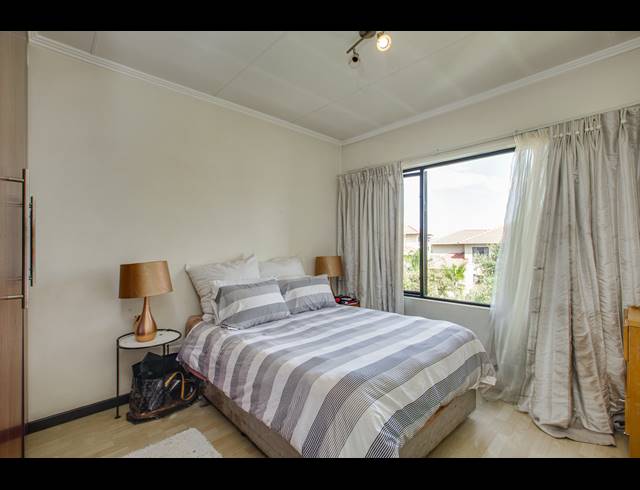 1 BEDROOM APARTMENT BLOCK FOR SALE IN SUNNINGHILL
